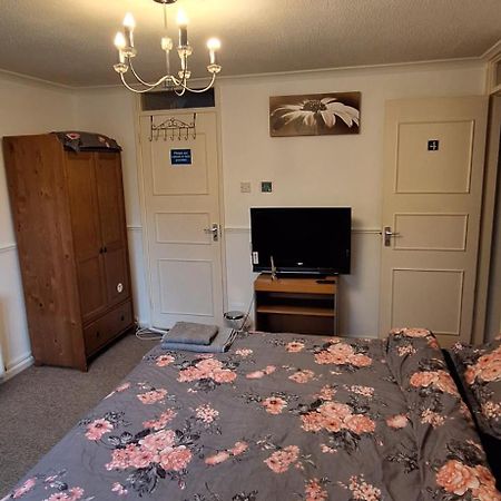 Spacious And Serene Stay Near Milton Keynes Centre Willen Szoba fotó