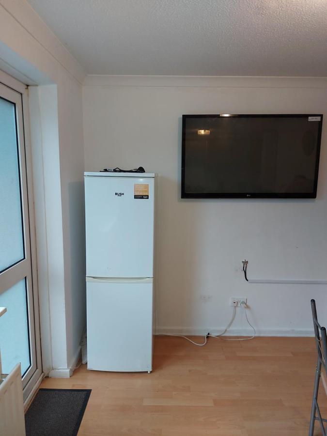 Spacious And Serene Stay Near Milton Keynes Centre Willen Kültér fotó