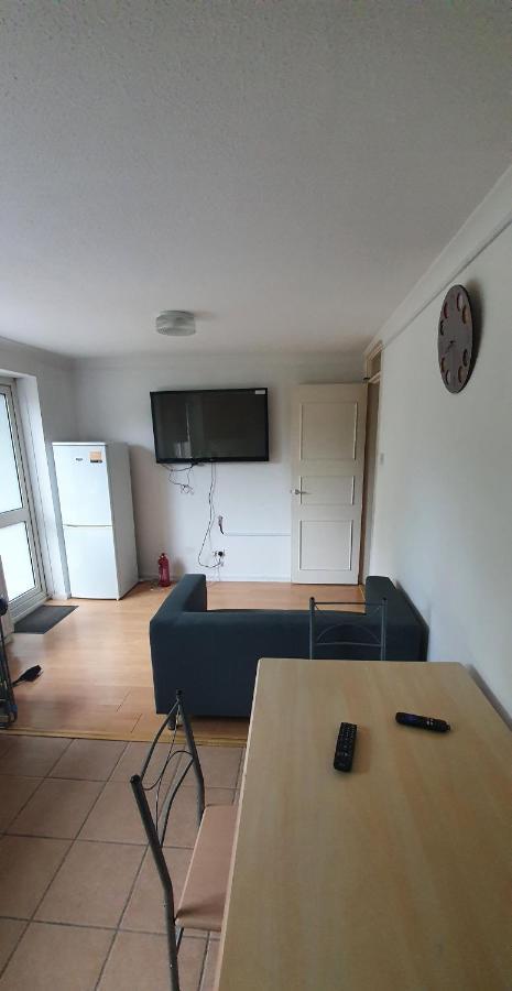 Spacious And Serene Stay Near Milton Keynes Centre Willen Kültér fotó