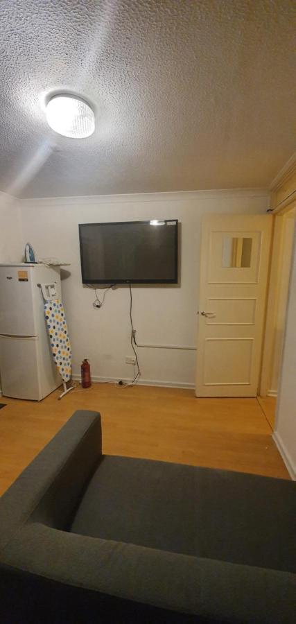 Spacious And Serene Stay Near Milton Keynes Centre Willen Kültér fotó