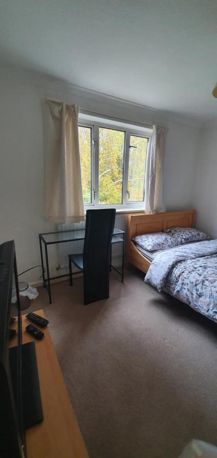 Spacious And Serene Stay Near Milton Keynes Centre Willen Kültér fotó