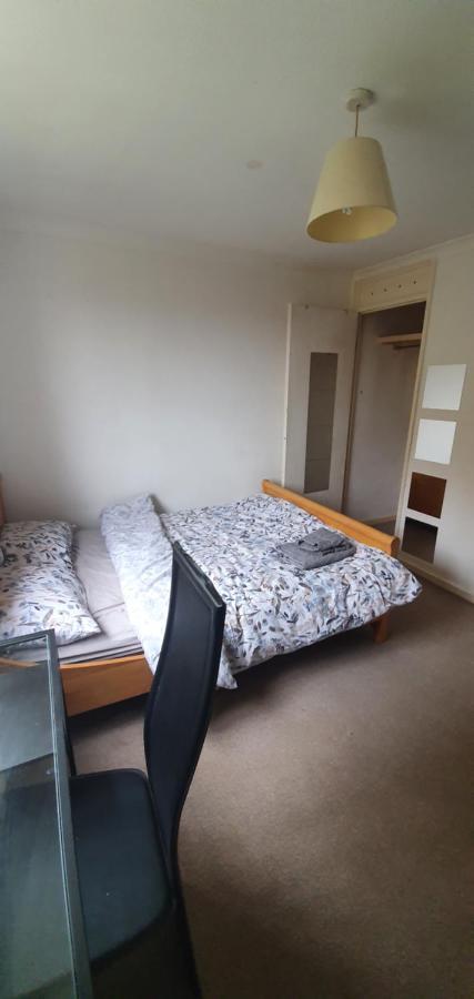 Spacious And Serene Stay Near Milton Keynes Centre Willen Kültér fotó