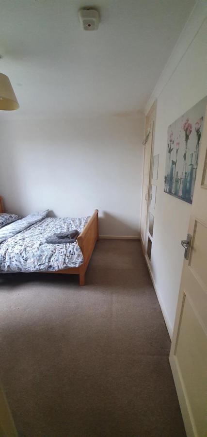 Spacious And Serene Stay Near Milton Keynes Centre Willen Kültér fotó