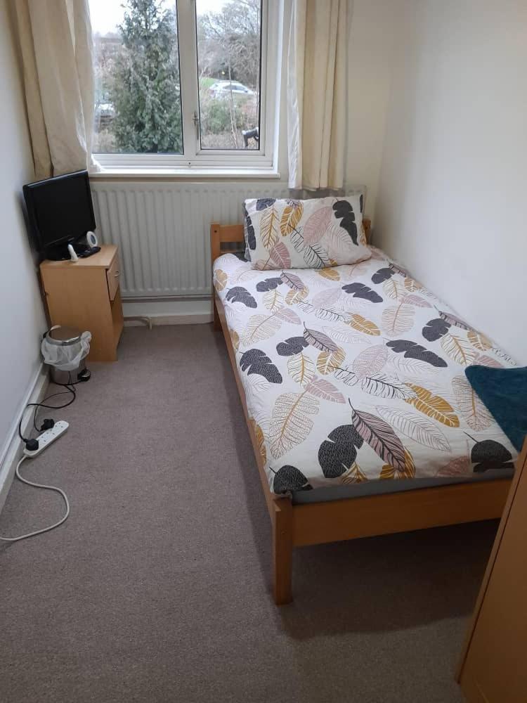 Spacious And Serene Stay Near Milton Keynes Centre Willen Szoba fotó